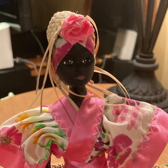 Stunning Doll/Barbie - Picture 4 of 11